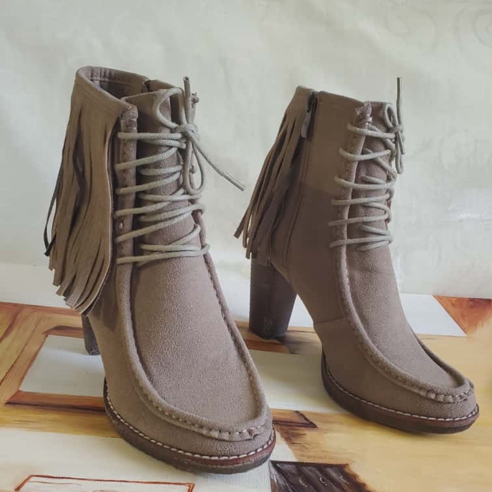 Frye Beige Fringe Suede Lace-up Chunky Heel Ankle Boots Women’s Size 38.